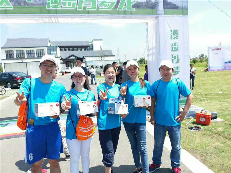 Walking in Fengmenglong in the high-tech zone--brisk walking with a successful ending